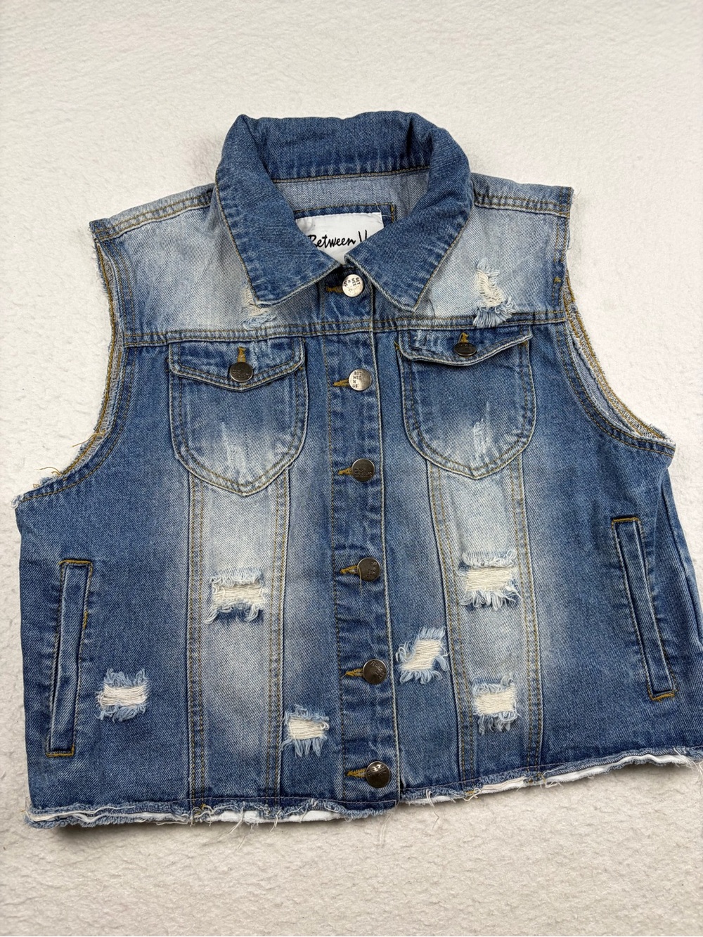Between Us Distressed Cropped‎ Denim Vest Medium M